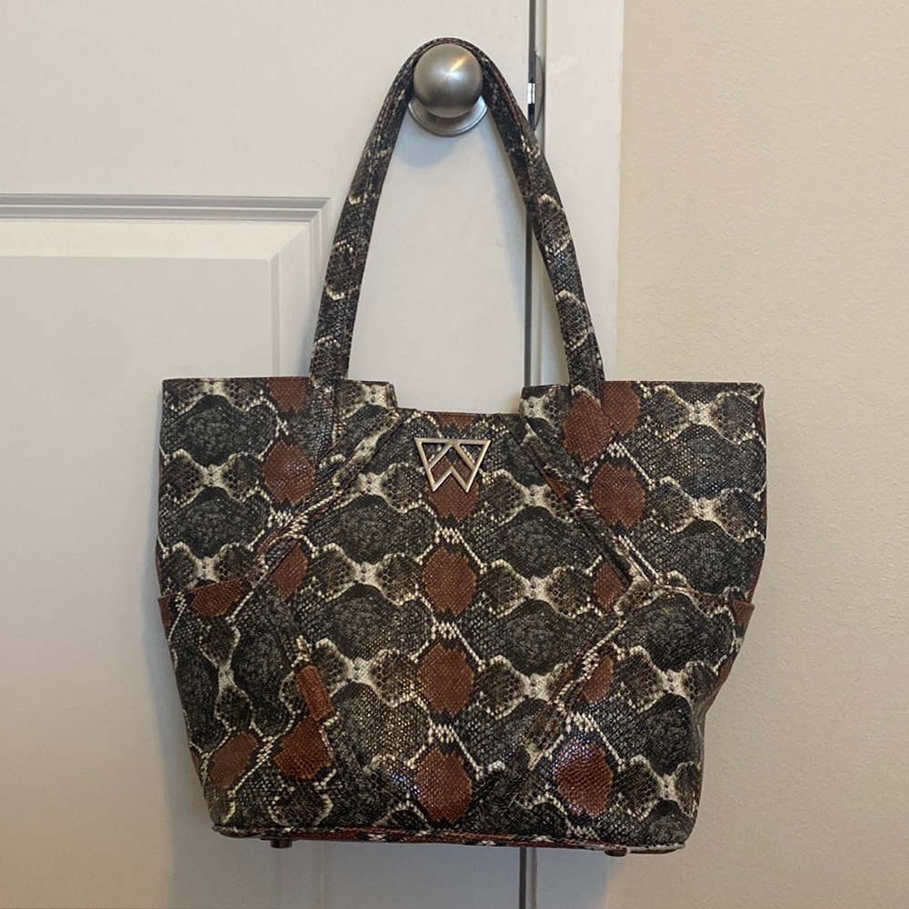 Kelly Wynne Paint the Town Tote